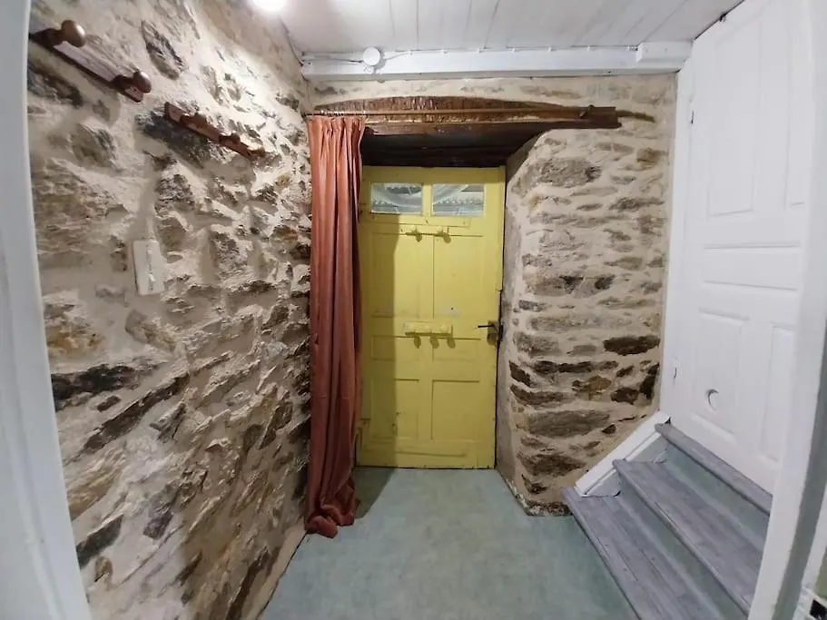 Ferienhaus Maison En Pierres Pradinas